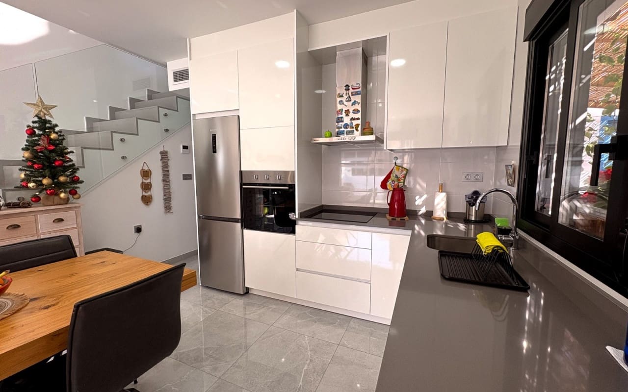 3 sypialnia Dom blizniak na sprzedaż w San Pedro del Pinatar z basenem - 420 000 € (Ref: 9805160)