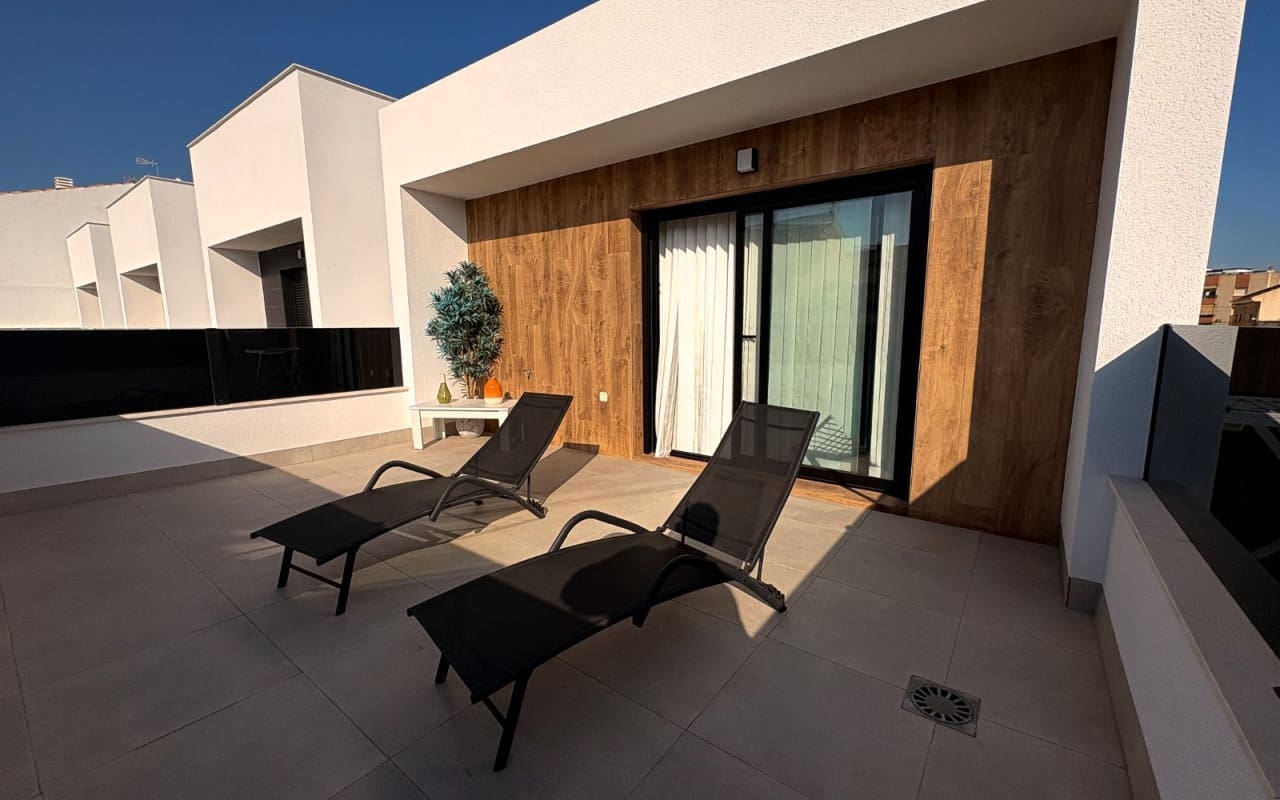 3 sypialnia Dom blizniak na sprzedaż w San Pedro del Pinatar z basenem - 420 000 € (Ref: 9805160)