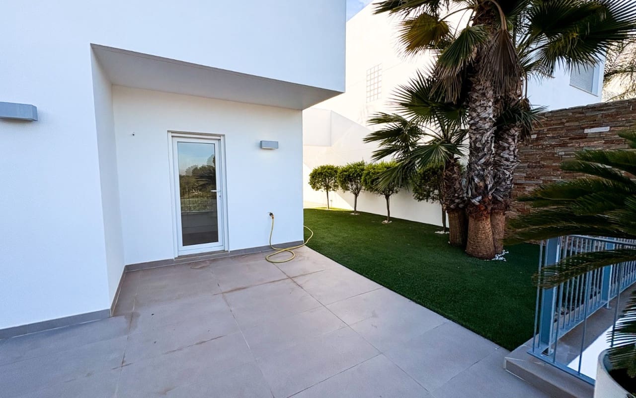 3 sypialnia Dom blizniak na sprzedaż w Ciudad Quesada z basenem - 540 000 € (Ref: 9805161)