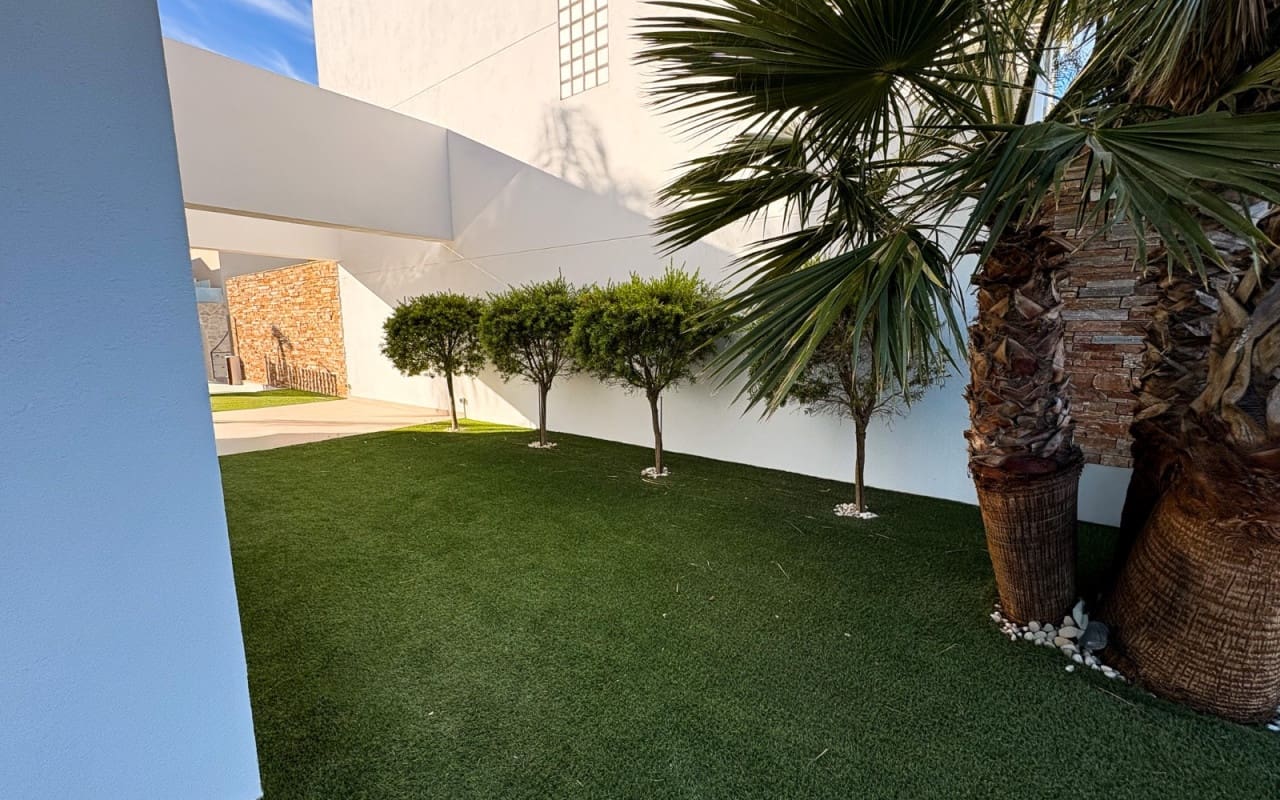 3 sypialnia Dom blizniak na sprzedaż w Ciudad Quesada z basenem - 540 000 € (Ref: 9805161)