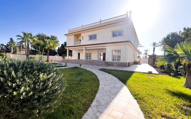 11 bedroom Villa for sale in Cabo Roig, Orihuela with pool - € 1,800,000 (Ref: 9805162)