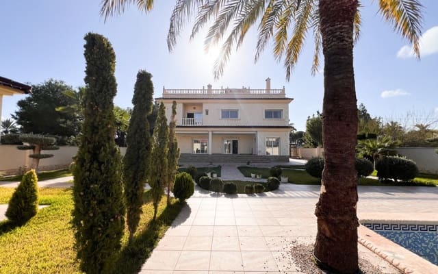 11 bedroom Villa for sale in Cabo Roig, Orihuela with pool - € 1,800,000 (Ref: 9805162)