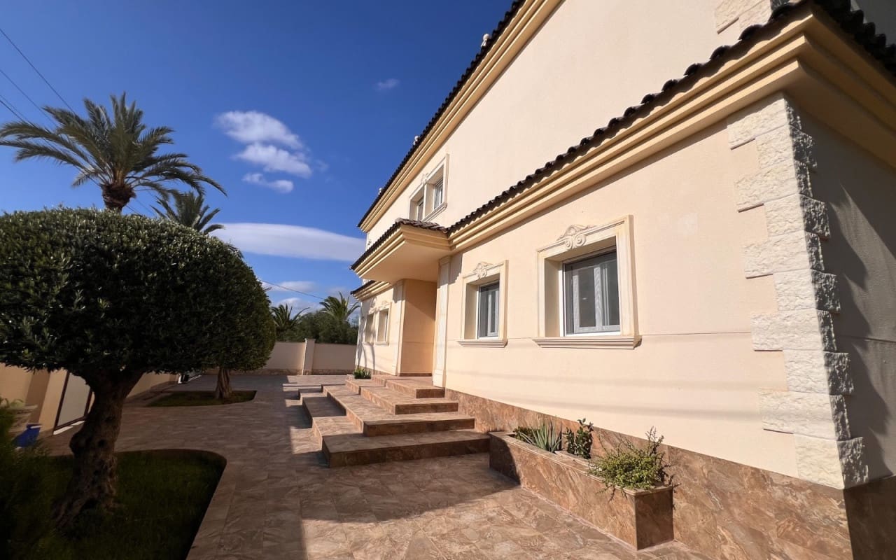 11 bedroom Villa for sale in Orihuela Costa with pool - € 1,800,000 (Ref: 9805162)