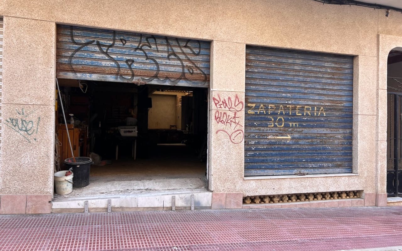 Komercyjne na sprzedaż w Guardamar del Segura - 190 000 € (Ref: 9805163)