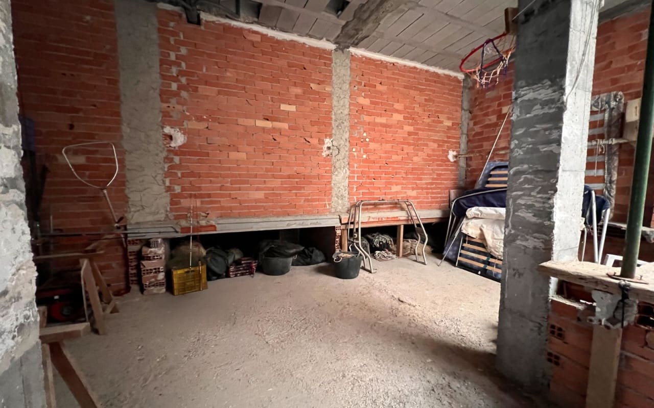 Komercyjne na sprzedaż w Guardamar del Segura - 190 000 € (Ref: 9805163)