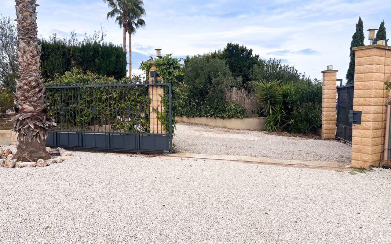 4 bedroom Villa for sale in Dolores with pool - € 529,000 (Ref: 9805164)