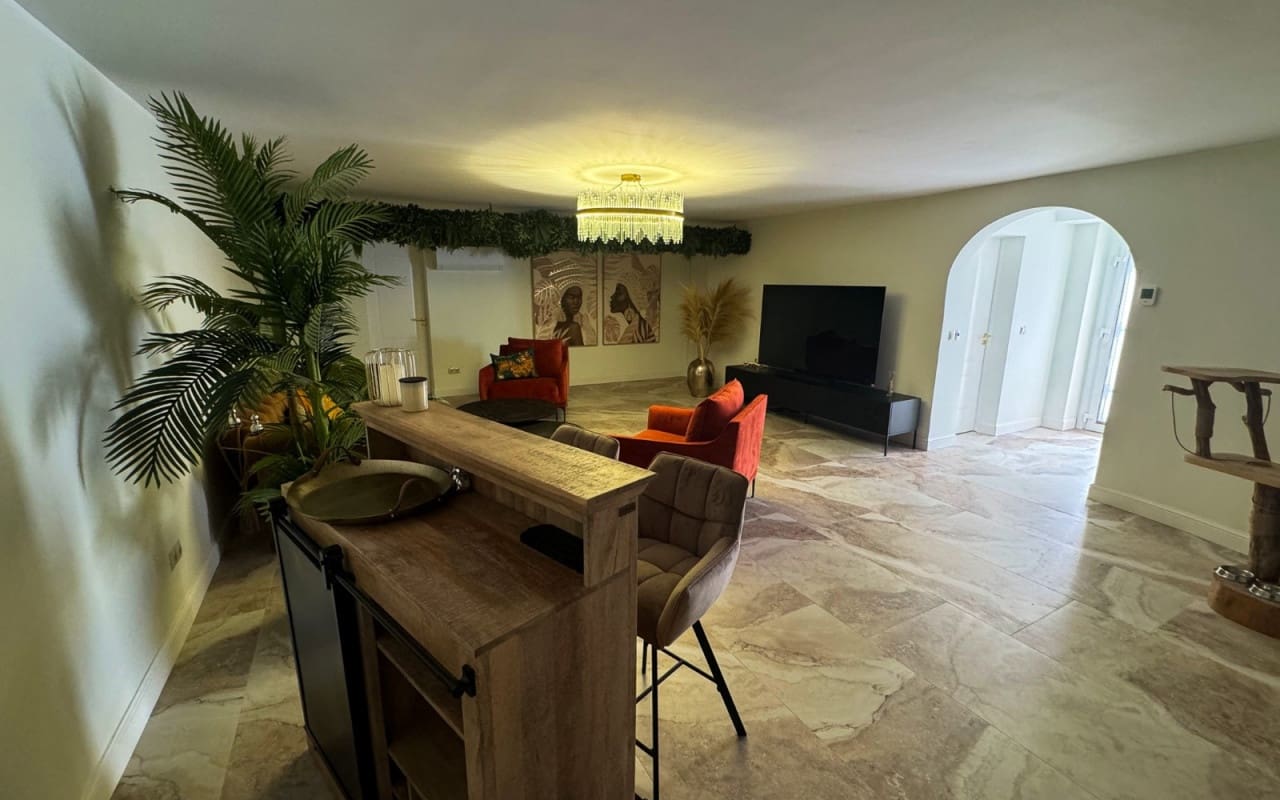 8 soverom Villa til salgs i Ciudad Quesada med svømmebasseng - € 1 499 999 (Ref: 9805165)