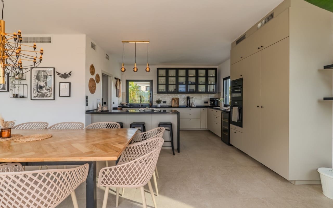 7 Zimmer Villa zu verkaufen in Cabo de las Huertas mit Pool - 2.900.000 € (Ref: 9805167)