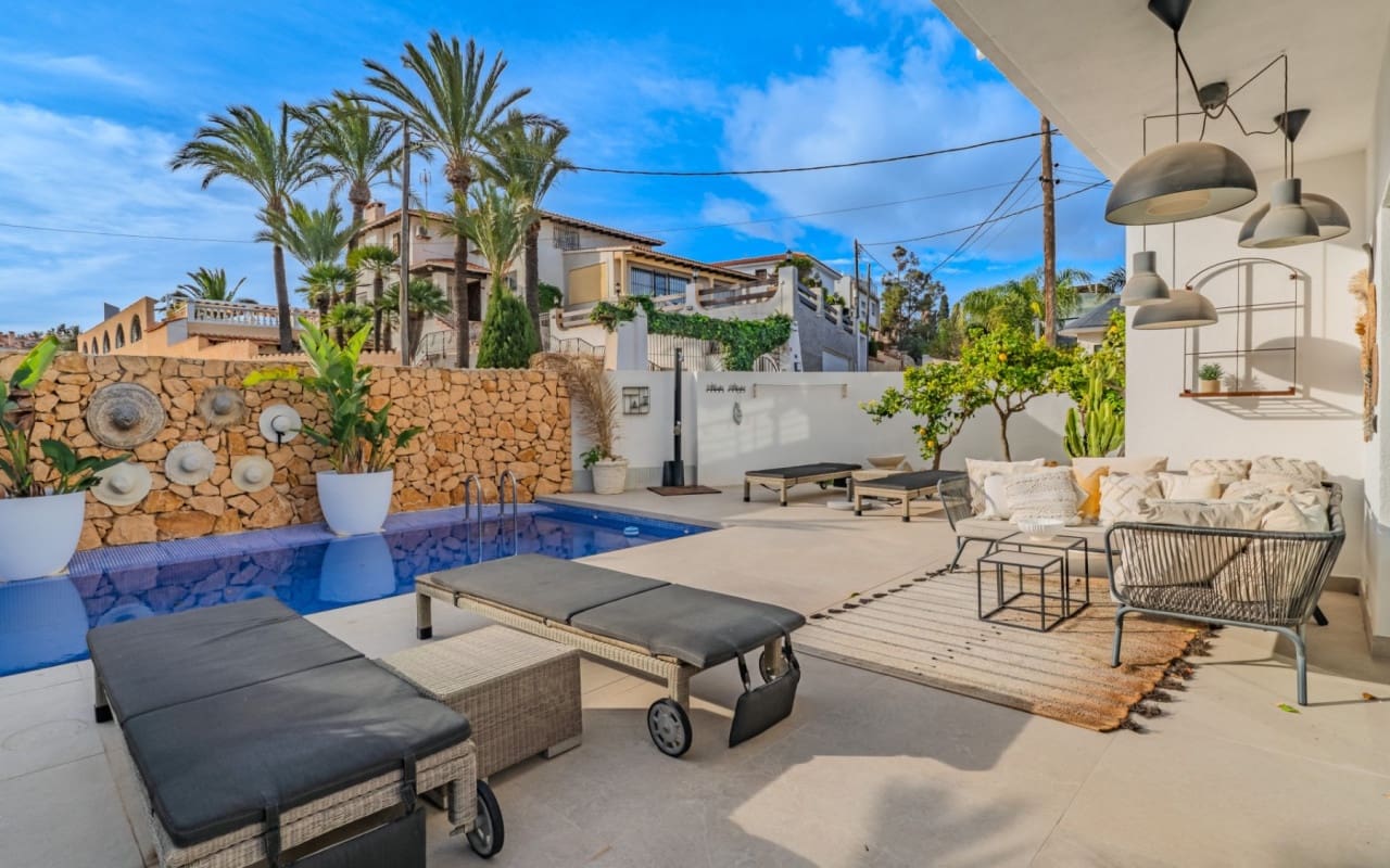 7 Zimmer Villa zu verkaufen in Cabo de las Huertas mit Pool - 2.900.000 € (Ref: 9805167)