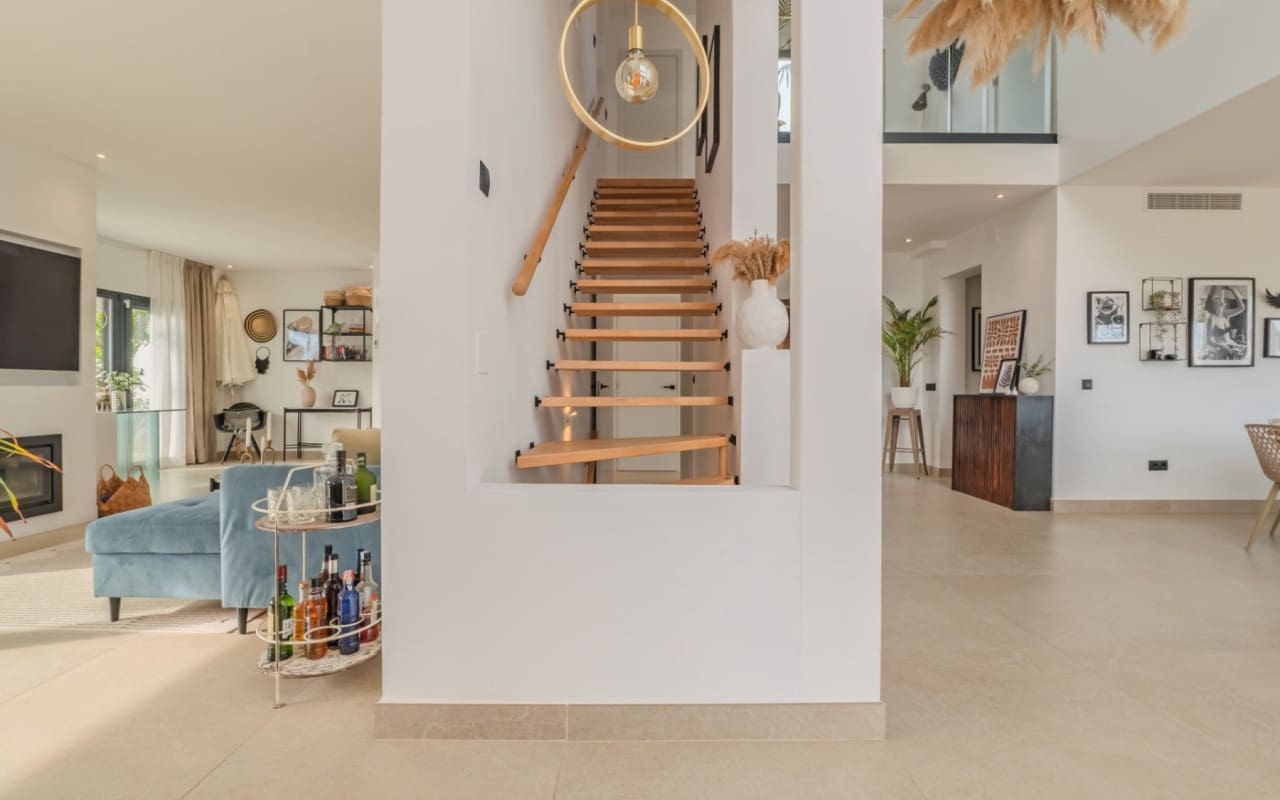 7 Zimmer Villa zu verkaufen in Cabo de las Huertas mit Pool - 2.900.000 € (Ref: 9805167)