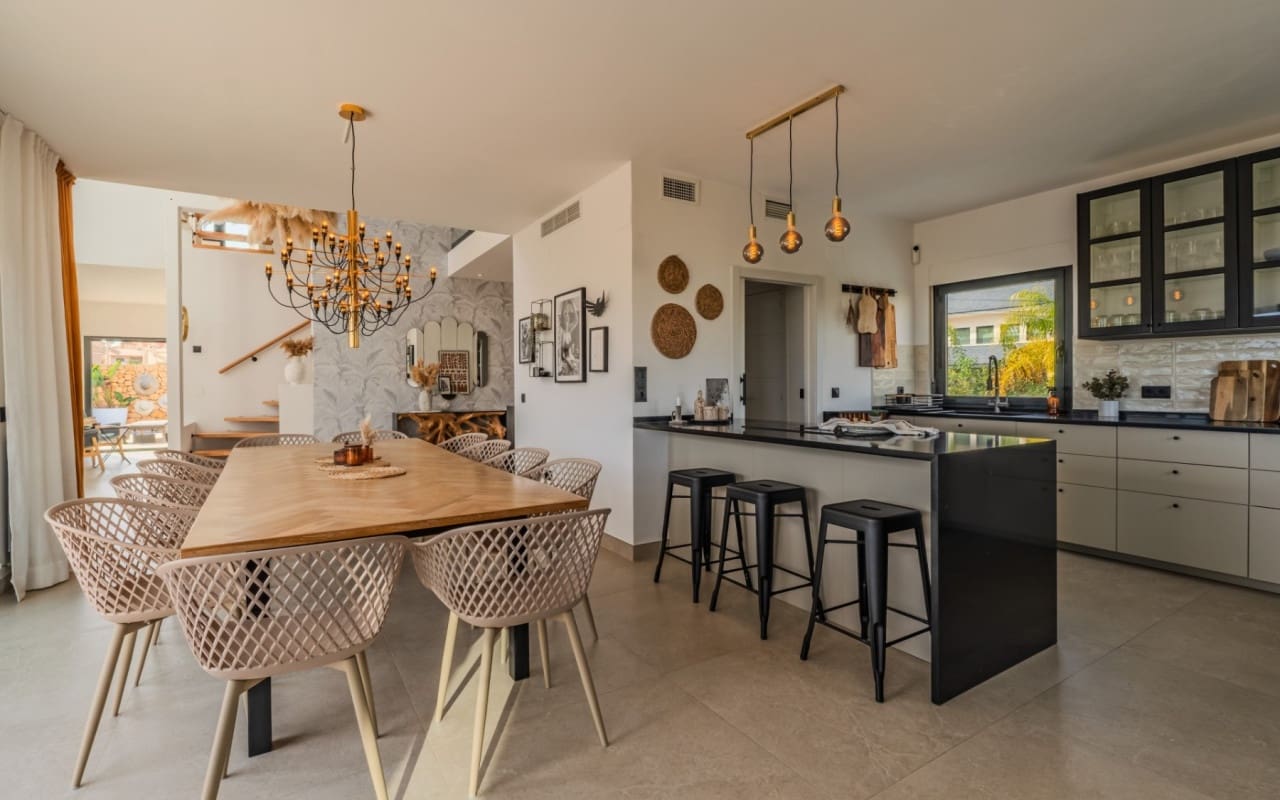 7 Zimmer Villa zu verkaufen in Cabo de las Huertas mit Pool - 2.900.000 € (Ref: 9805167)