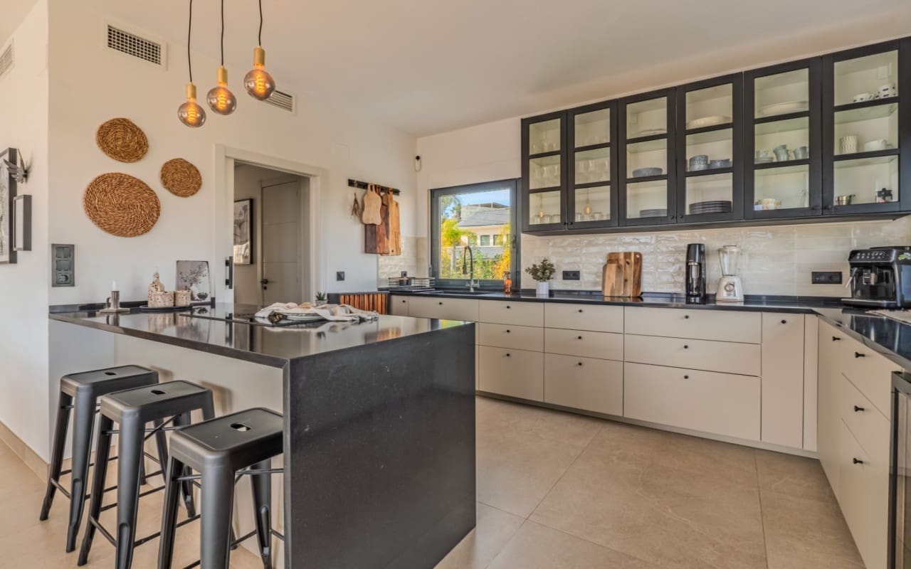 7 Zimmer Villa zu verkaufen in Cabo de las Huertas mit Pool - 2.900.000 € (Ref: 9805167)