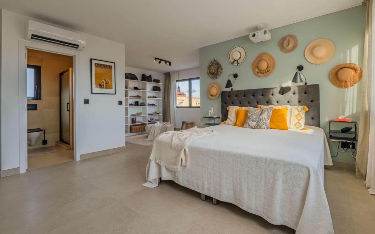 7 Zimmer Villa zu verkaufen in Cabo de las Huertas mit Pool - 2.900.000 € (Ref: 9805167)