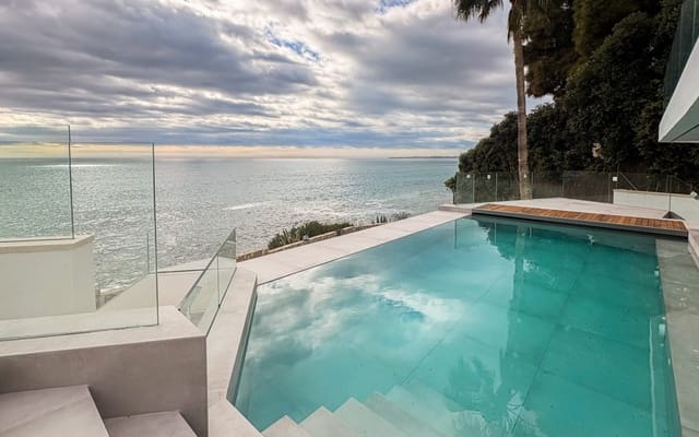 Chalet de 5 habitaciones en Coveta Fuma, El Campello en venta con piscina - 2.700.000 € (Ref: 9805168)