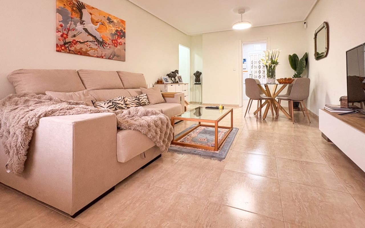 Casa de 3 habitaciones en Arenales del Sol en venta con piscina - 378.000 € (Ref: 9805169)