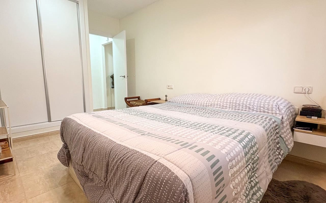 Casa de 3 habitaciones en Arenales del Sol en venta con piscina - 378.000 € (Ref: 9805169)