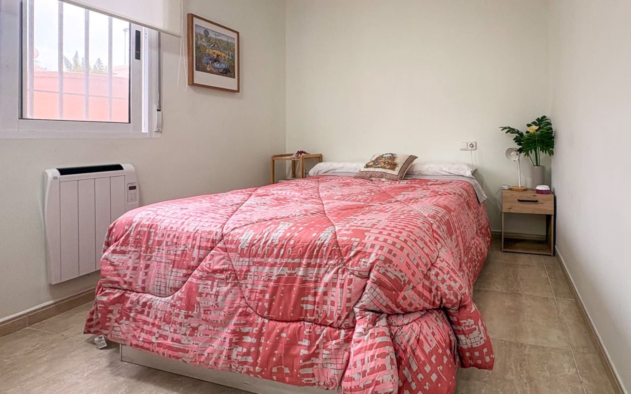 Casa de 3 habitaciones en Arenales del Sol en venta con piscina - 378.000 € (Ref: 9805169)