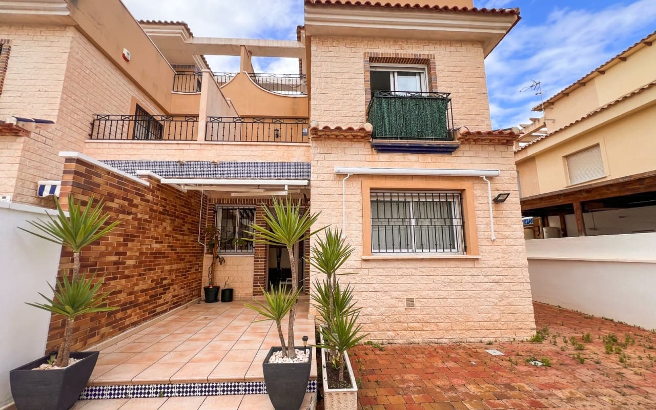 3 sypialnia Dom szeregowy na sprzedaż w Pilar de la Horadada z basenem - 369 000 € (Ref: 9805171)