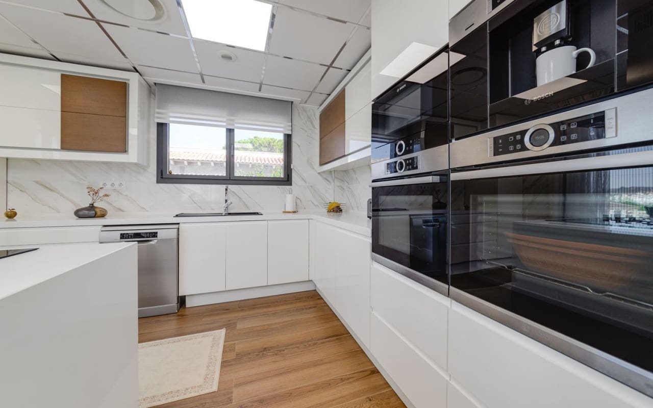 4 bedroom Villa for sale in Orihuela Costa with pool - € 1,275,000 (Ref: 9805173)