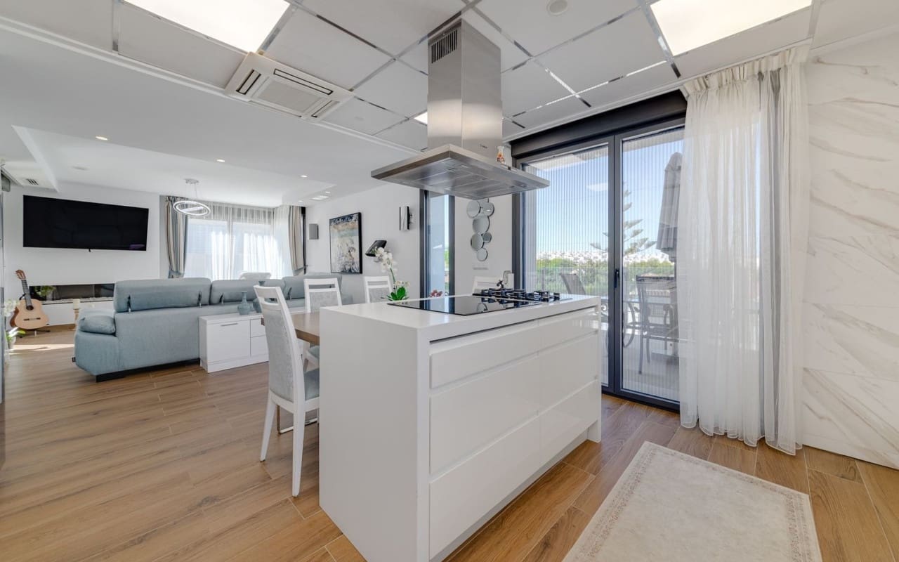 4 bedroom Villa for sale in Orihuela Costa with pool - € 1,275,000 (Ref: 9805173)