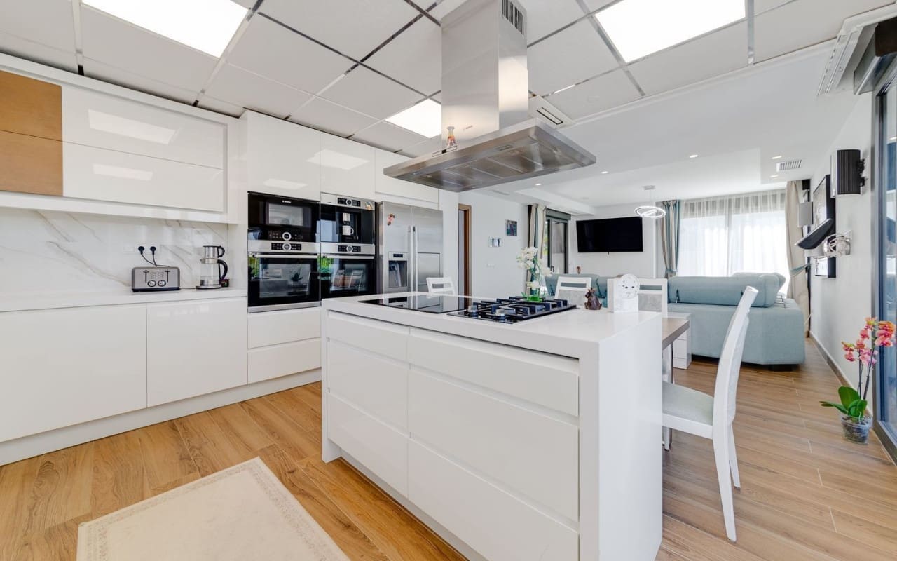 4 bedroom Villa for sale in Orihuela Costa with pool - € 1,275,000 (Ref: 9805173)