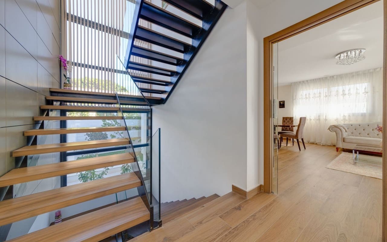 4 bedroom Villa for sale in Orihuela Costa with pool - € 1,275,000 (Ref: 9805173)