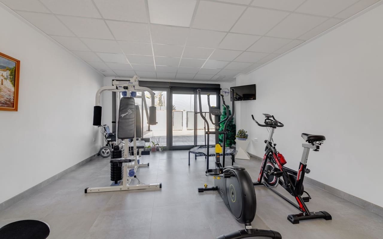 4 bedroom Villa for sale in Orihuela Costa with pool - € 1,275,000 (Ref: 9805173)