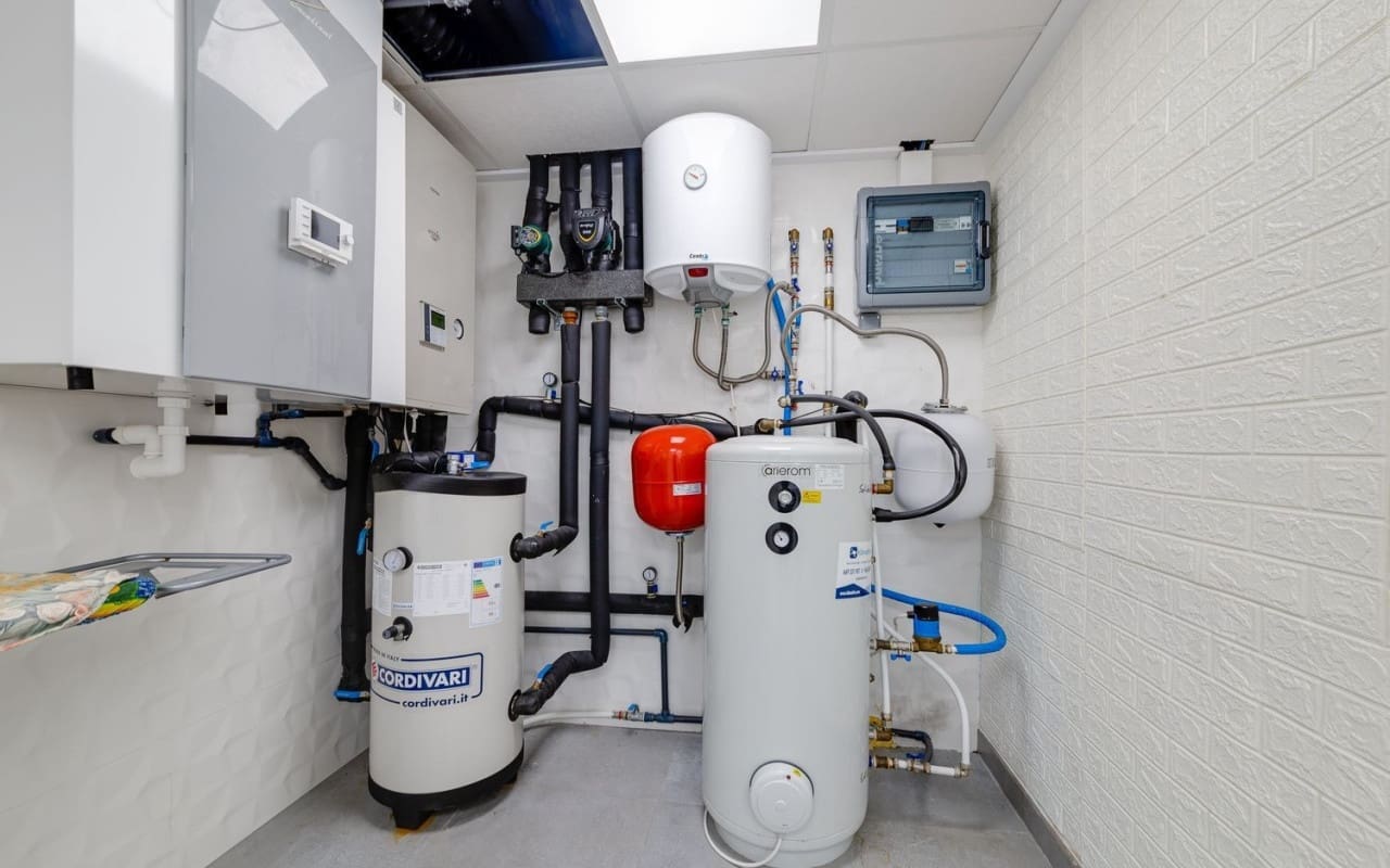 4 bedroom Villa for sale in Orihuela Costa with pool - € 1,275,000 (Ref: 9805173)