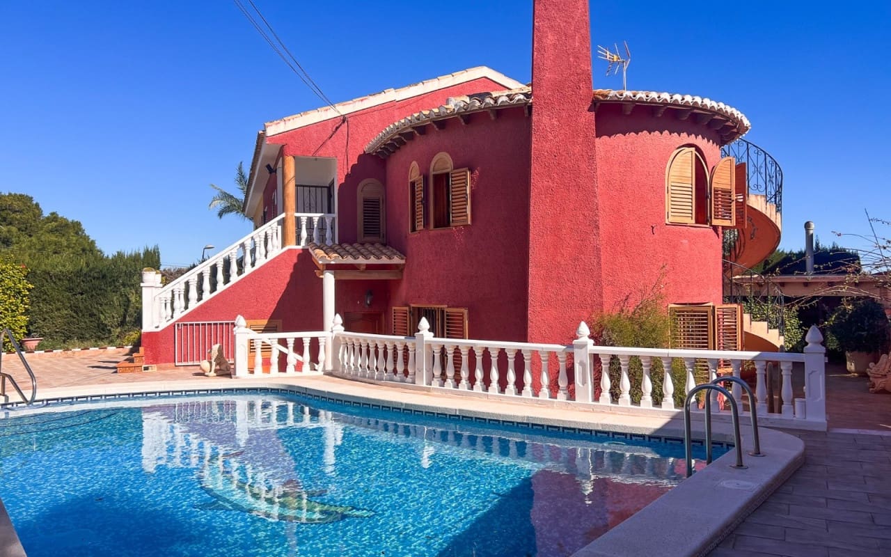 6 soveværelse Byhus til salg i Los Balcones med swimmingpool - € 480.000 (Ref: 9805174)