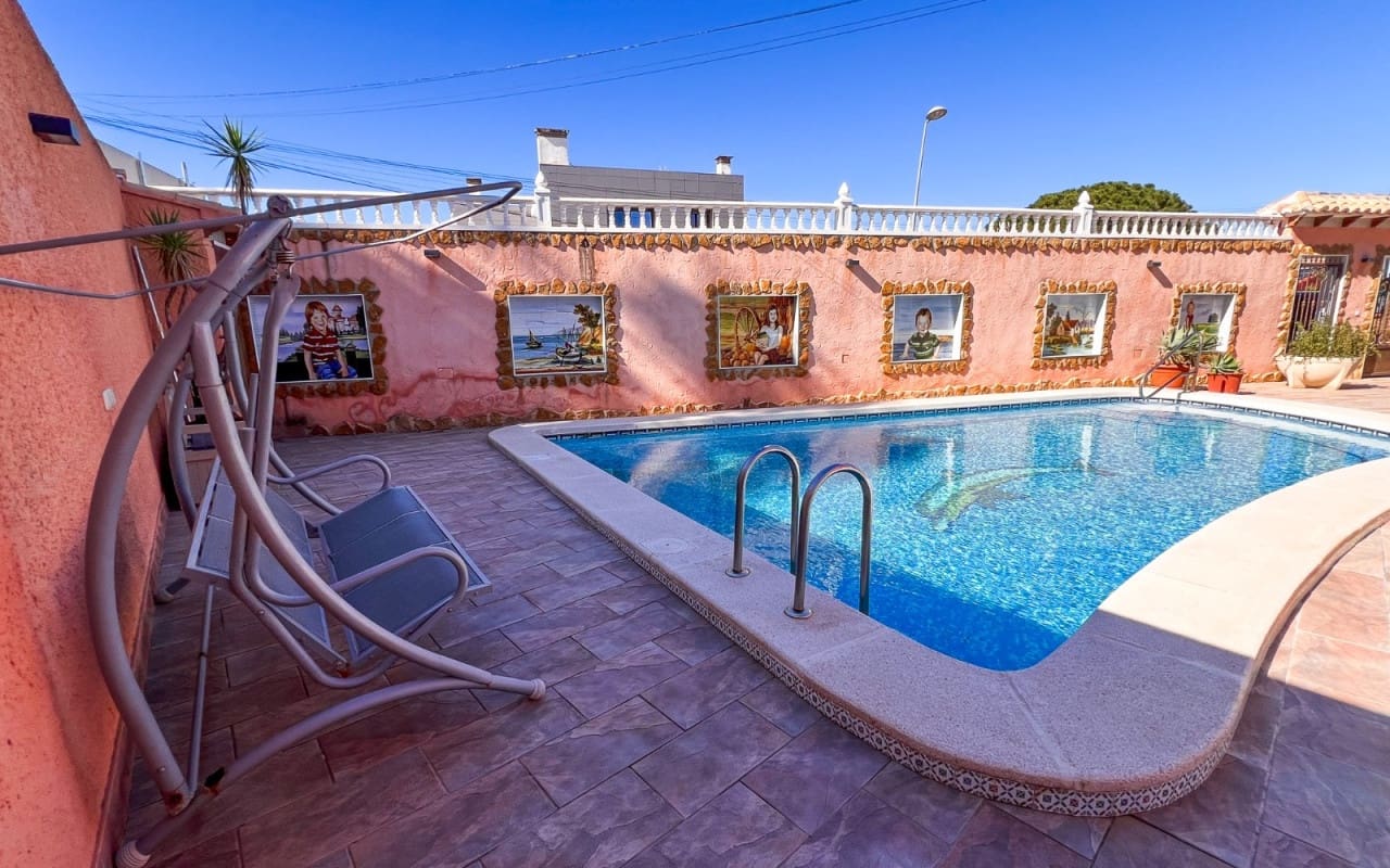 6 soveværelse Byhus til salg i Los Balcones med swimmingpool - € 480.000 (Ref: 9805174)