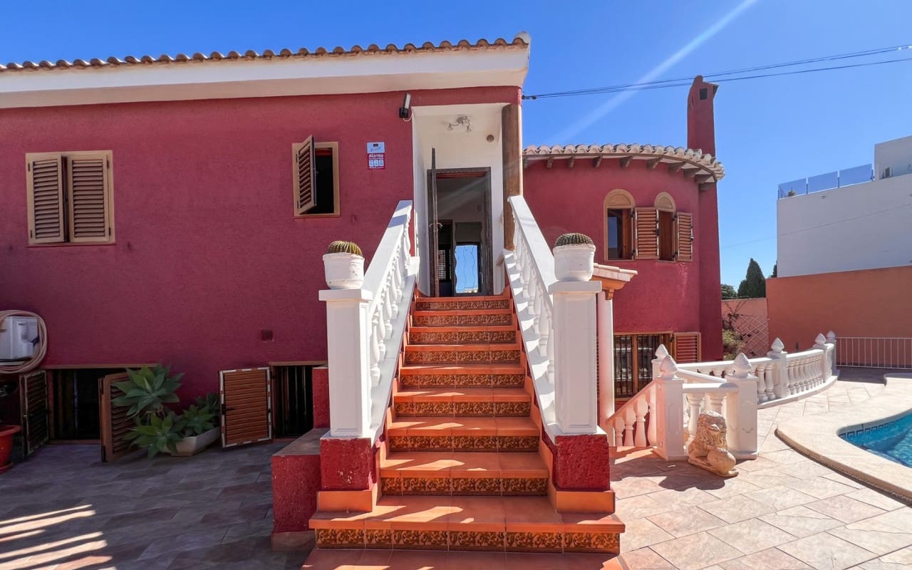 6 soveværelse Byhus til salg i Los Balcones med swimmingpool - € 480.000 (Ref: 9805174)