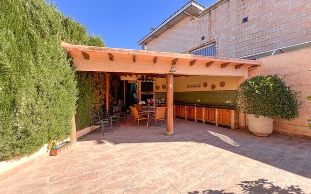 6 soveværelse Byhus til salg i Los Balcones med swimmingpool - € 480.000 (Ref: 9805174)