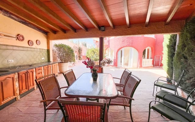 6 soveværelse Byhus til salg i Los Balcones med swimmingpool - € 480.000 (Ref: 9805174)