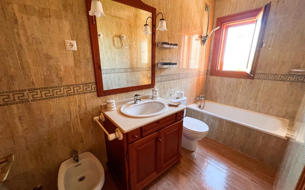 6 soveværelse Byhus til salg i Los Balcones med swimmingpool - € 480.000 (Ref: 9805174)