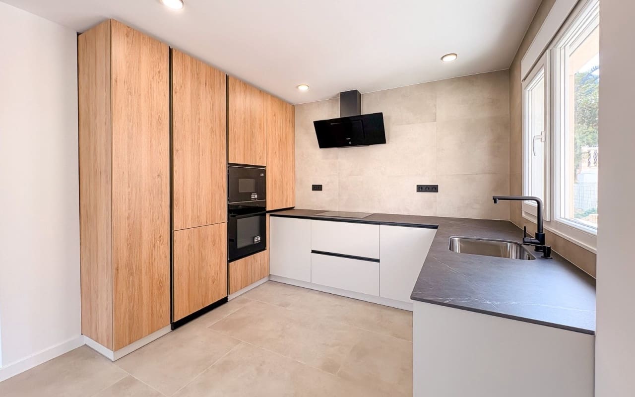 Pareado de 3 habitaciones en El Campello en venta - 550.000 € (Ref: 9805175)