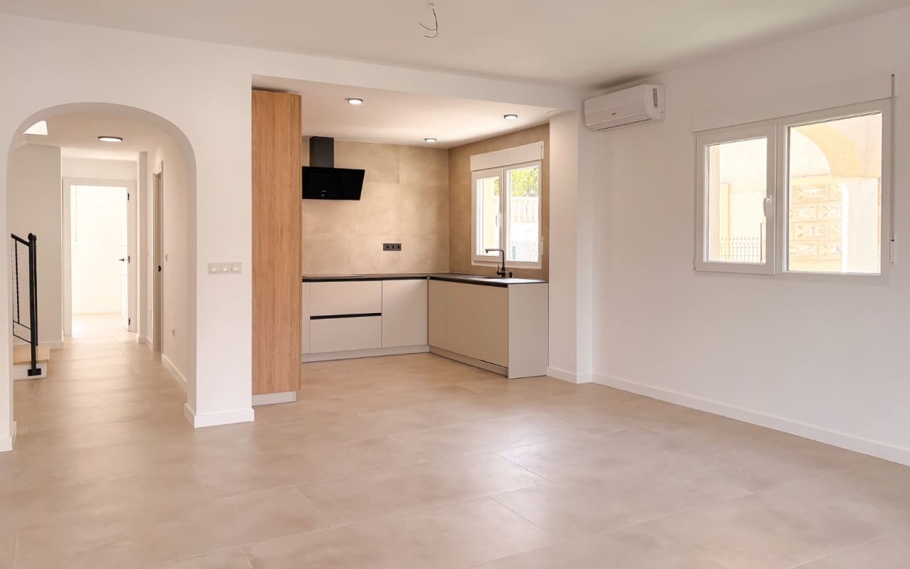 Pareado de 3 habitaciones en El Campello en venta - 550.000 € (Ref: 9805175)