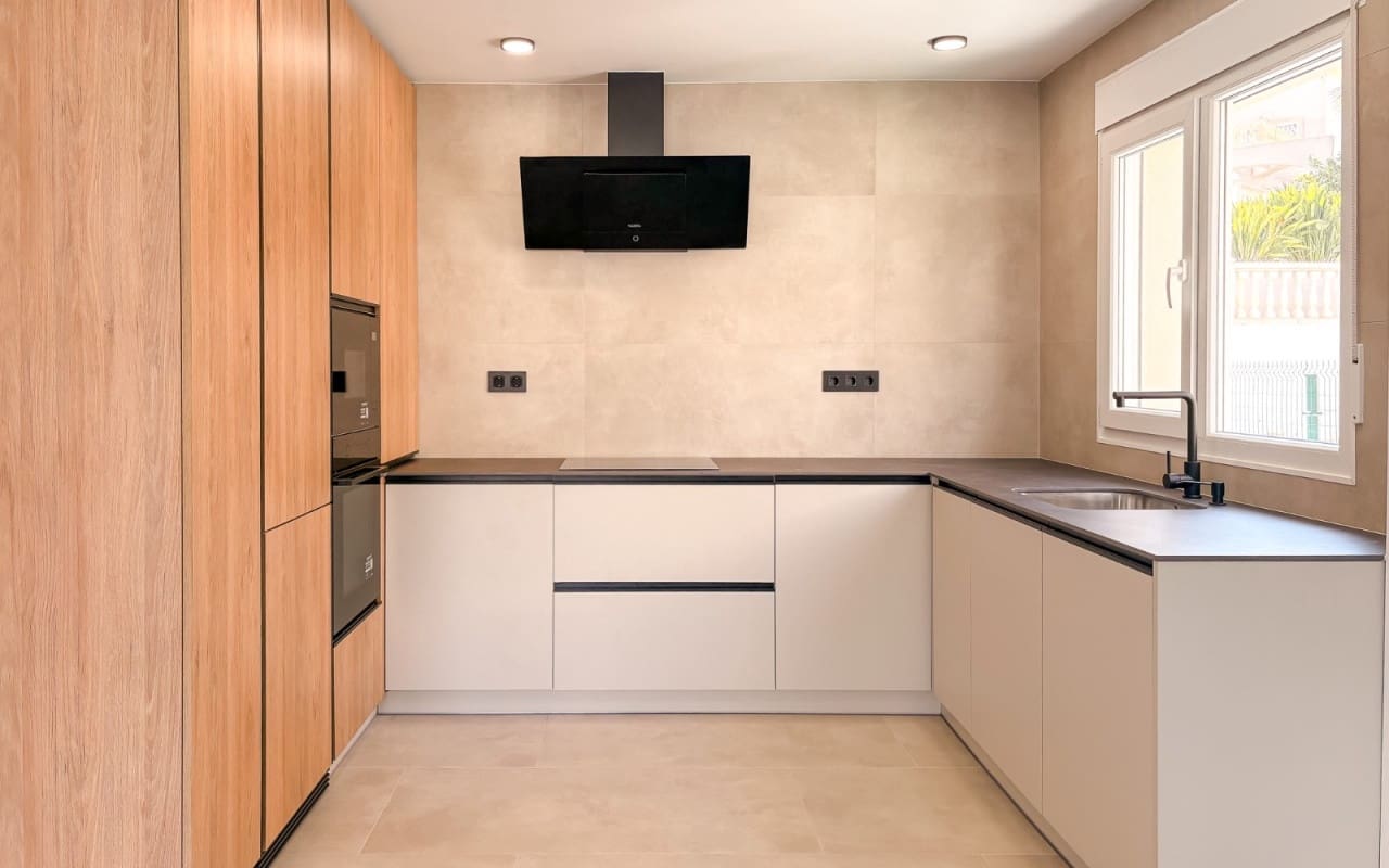 Pareado de 3 habitaciones en El Campello en venta - 550.000 € (Ref: 9805175)