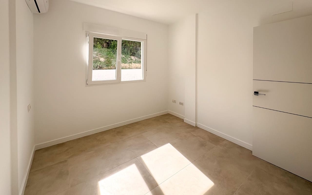 Pareado de 3 habitaciones en El Campello en venta - 550.000 € (Ref: 9805175)