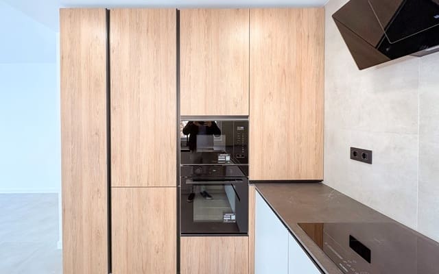 Pareado de 3 habitaciones en El Campello en venta - 550.000 € (Ref: 9805175)