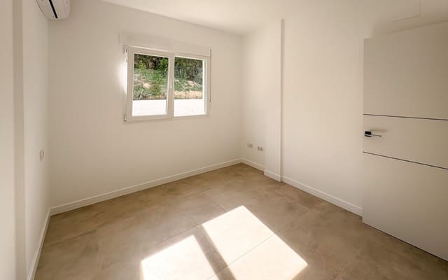 Pareado de 3 habitaciones en El Campello en venta - 550.000 € (Ref: 9805175)