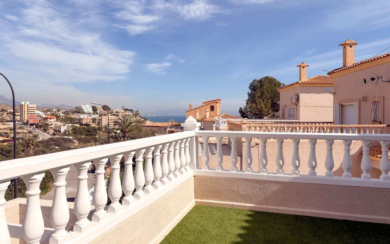 Pareado de 3 habitaciones en El Campello en venta - 550.000 € (Ref: 9805175)