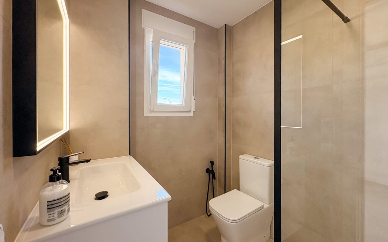 Pareado de 3 habitaciones en El Campello en venta - 550.000 € (Ref: 9805175)