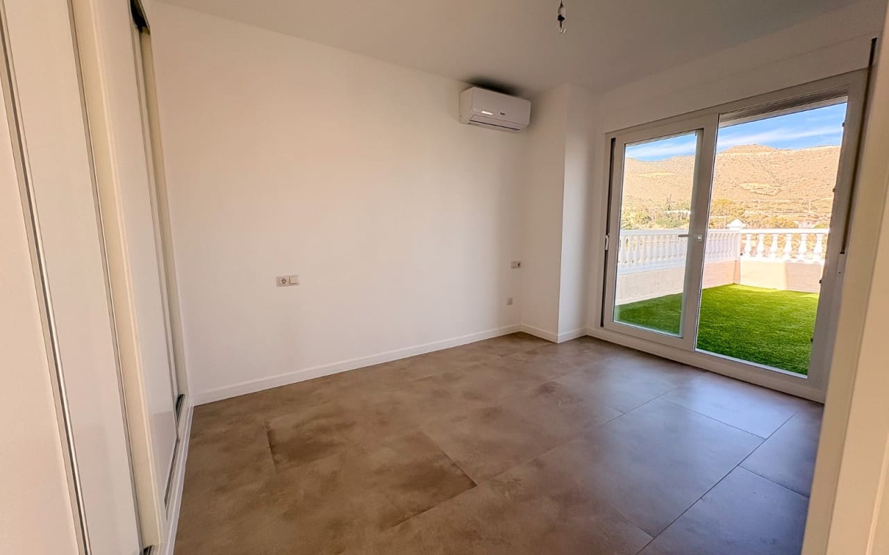 Pareado de 3 habitaciones en El Campello en venta - 550.000 € (Ref: 9805175)