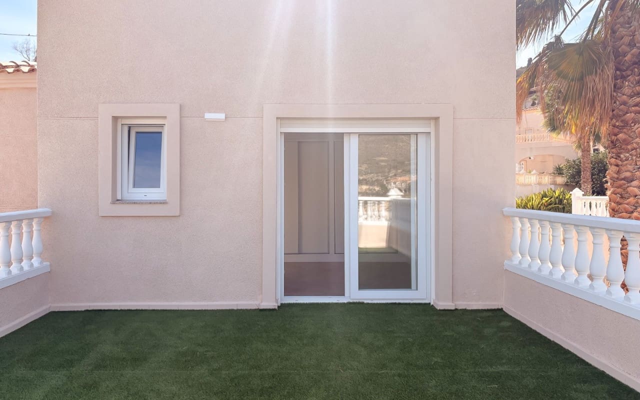 Pareado de 3 habitaciones en El Campello en venta - 550.000 € (Ref: 9805175)