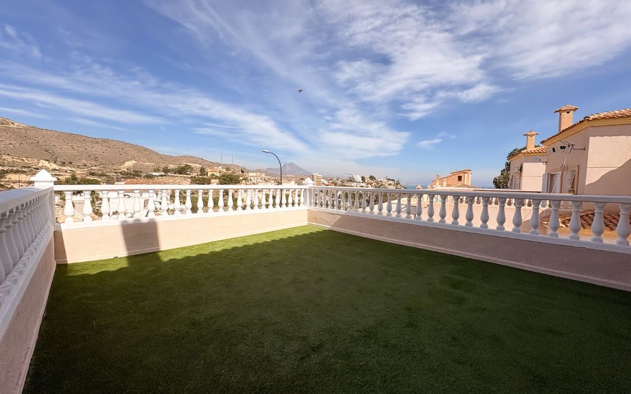 Pareado de 3 habitaciones en El Campello en venta - 550.000 € (Ref: 9805175)