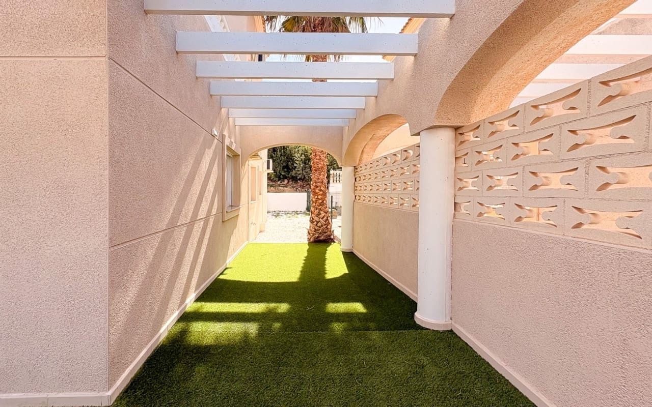 Pareado de 3 habitaciones en El Campello en venta - 550.000 € (Ref: 9805175)