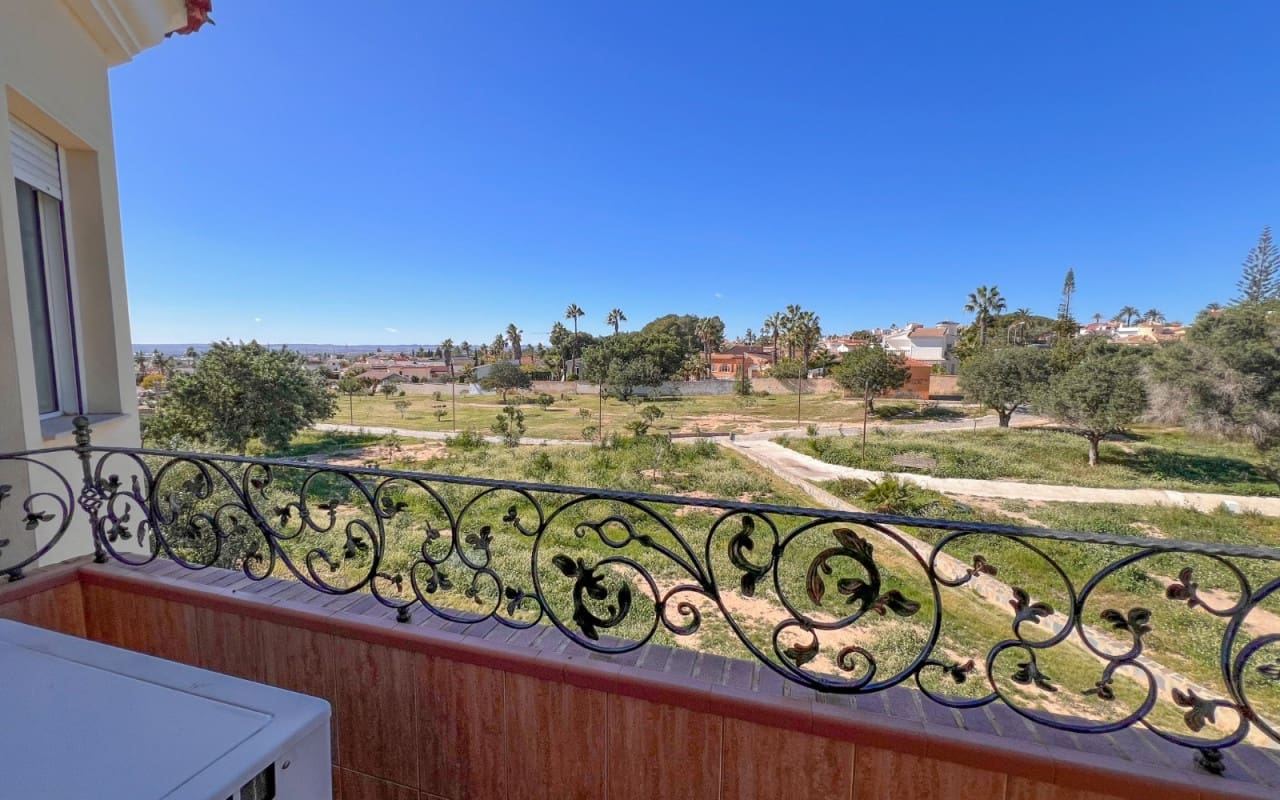 5 sypialnia Willa na sprzedaż w Ciudad Quesada z basenem - 630 000 € (Ref: 9805176)