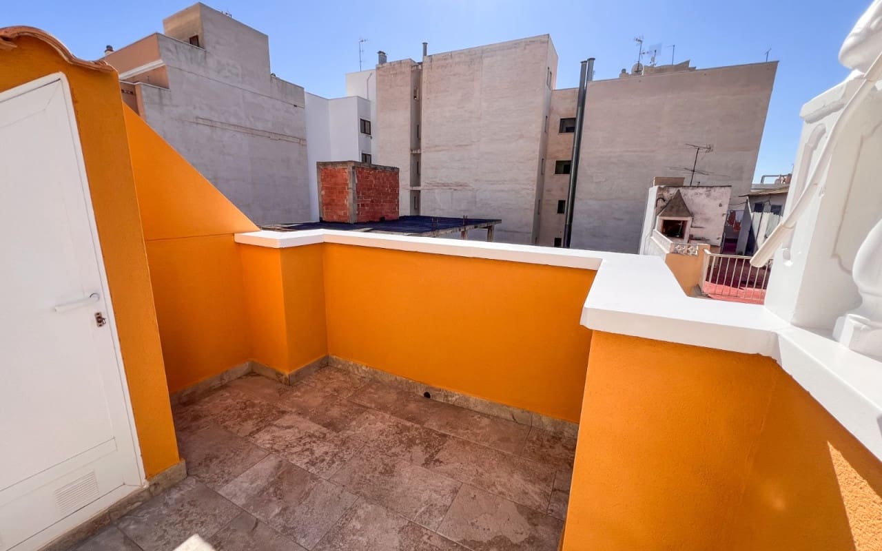 Ático de 2 habitaciones en Torrevieja en venta - 198.900 € (Ref: 9805177)