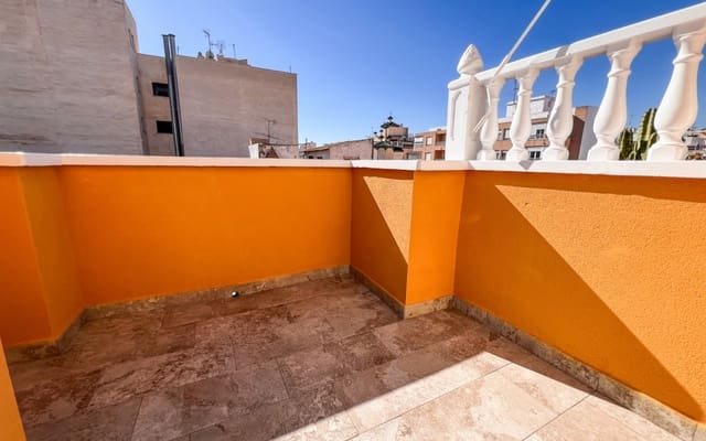 Ático de 2 habitaciones en Puerto Deportivo, Torrevieja en venta - 198.900 € (Ref: 9805177)