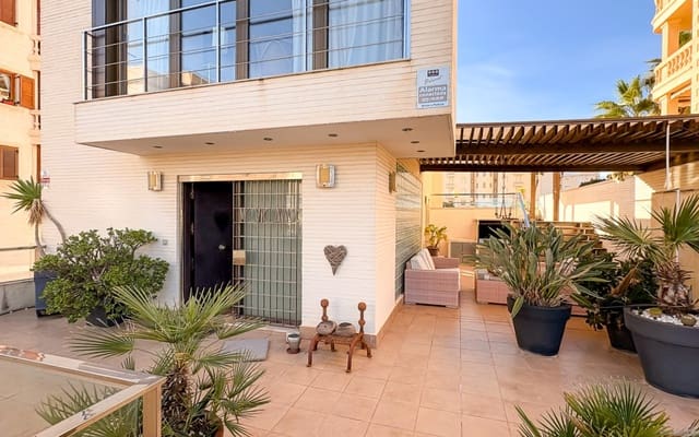 4 bedroom Villa for sale in Guardamar Playa, Guardamar del Segura with pool - € 950,000 (Ref: 9805179)